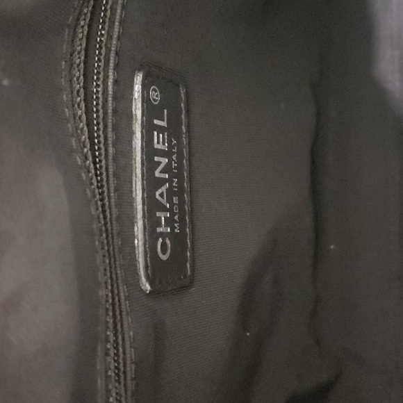 Chanel quilted chain bag Authentic Patent Leather And Nylon - Picture 7 of 10